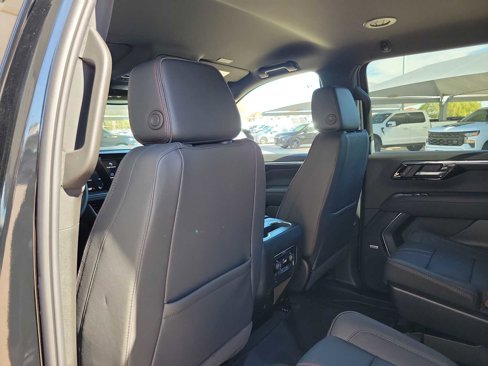 New 2026 Chevrolet Suburban RST image 12