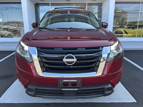 Used 2022 Nissan Pathfinder SV image 2