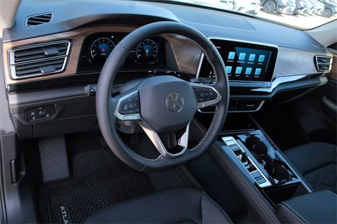 New 2026 Volkswagen Atlas SE image 8