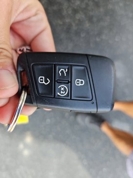 Used 2024 Volkswagen Tiguan SE image 37