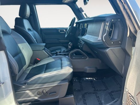 Used 2024 Ford Bronco Outer Banks image 10