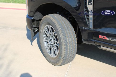 New 2026 Ford F350 Platinum image 5