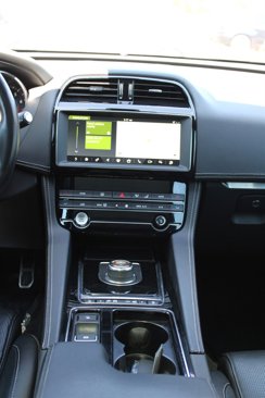 Used 2020 Jaguar F-PACE S image 11