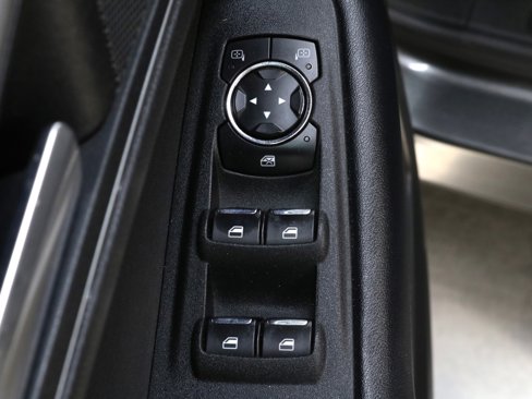 Used 2017 Ford Edge SE image 50