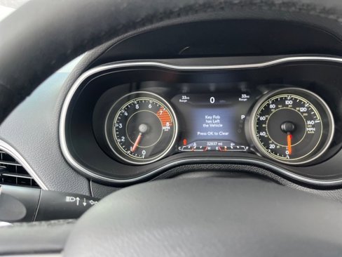 Used 2021 Jeep Cherokee Limited image 26