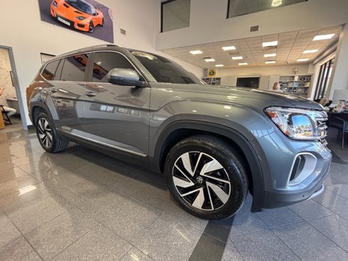 Used 2024 Volkswagen Atlas SEL image 5