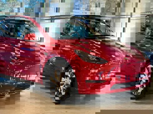 Used 2023 Tesla Model Y Long Range image 5