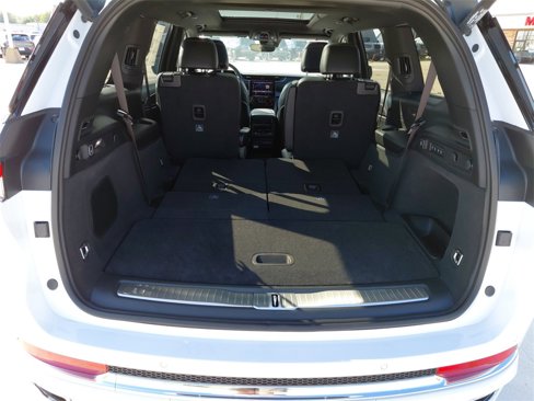 New 2025 Jeep Grand Cherokee L Overland w/ Trailer Tow Package image 28