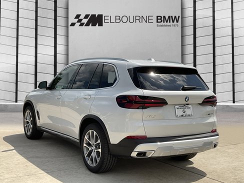New 2026 BMW X5 sDrive40i image 5
