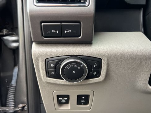 Used 2019 Ford F150 XLT w/ Equipment Group 302A Luxury image 16