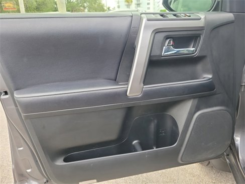 Used 2019 Toyota 4Runner SR5 Premium image 12