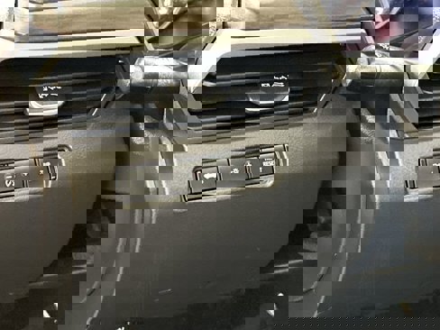 Used 2024 Nissan Altima 2.5 SV image 12