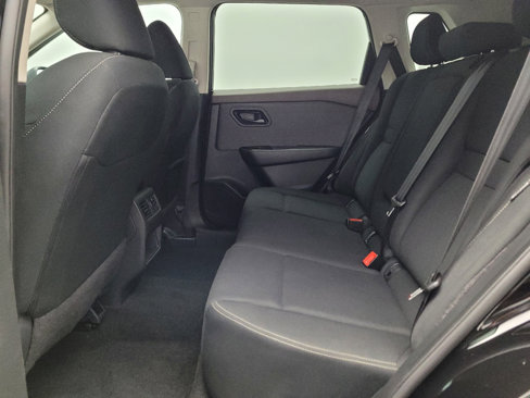 Used 2023 Nissan Rogue S image 18