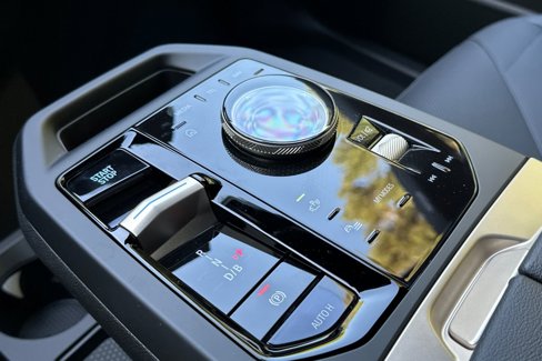 New 2026 BMW iX xDrive60 w/ Premium Package image 19
