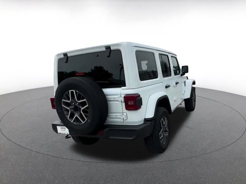 Used 2025 Jeep Wrangler Sahara image 14