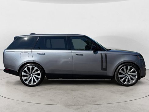 New 2025 Land Rover Range Rover Long Wheelbase SE image 3