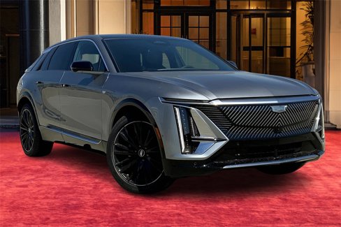 Used 2025 Cadillac Lyriq Luxury image 2