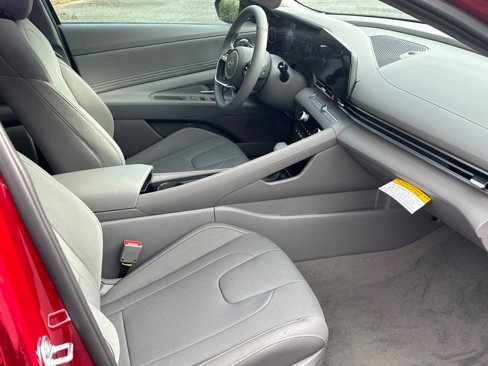 Certified 2025 Hyundai Elantra SEL image 13