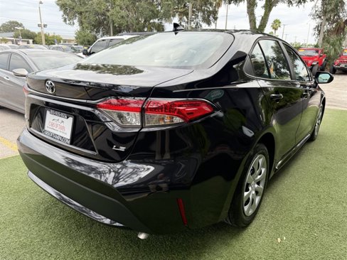 Used 2022 Toyota Corolla LE image 6