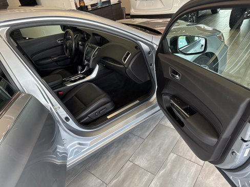 Used 2019 Acura TLX image 17