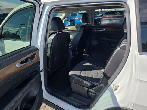 Used 2024 Volkswagen Atlas SE image 18