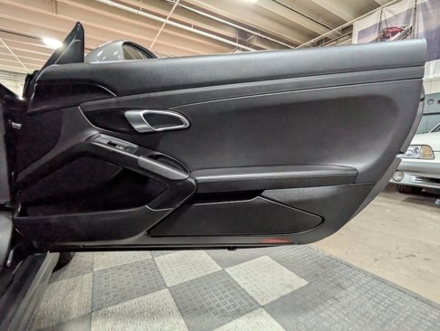 Used 2018 Porsche 718 Cayman S w/ Sport Chrono Package image 23