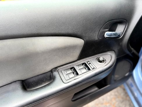 Used 2011 Chrysler 200 Touring image 33