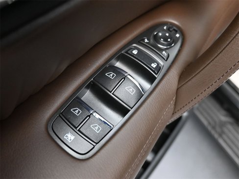 Used 2024 Nissan Armada Platinum w/ Captain's Chairs Package image 4