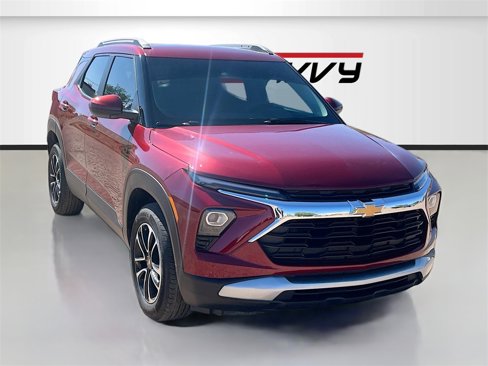 Used 2025 Chevrolet TrailBlazer LT w/ Driver Confidence Package image 1