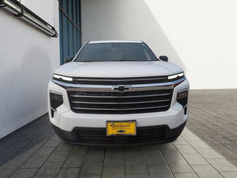 New 2026 Chevrolet Traverse LT w/ Sun and Wheel Package image 2