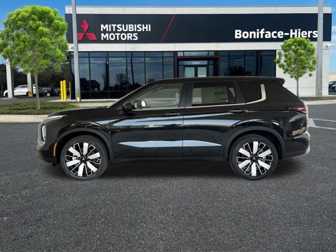 New 2025 Mitsubishi Outlander SE image 15
