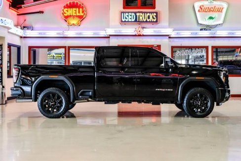 Used 2024 GMC Sierra 2500 AT4 w/ Technology Package image 10