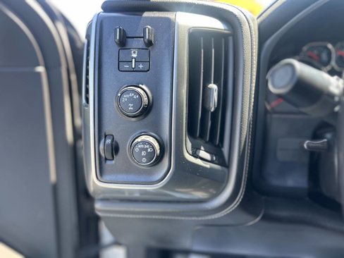 Used 2018 Chevrolet Silverado 1500 LTZ Z71 image 13