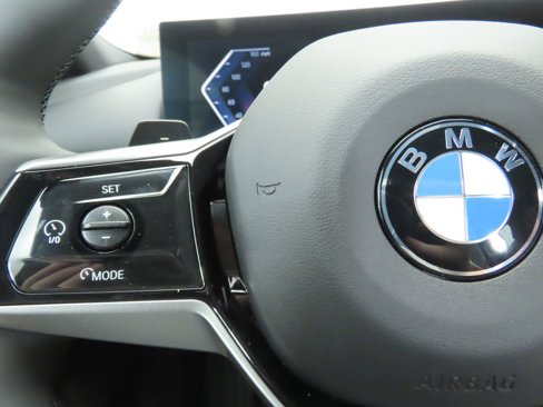 Used 2025 BMW 530i w/ Premium Package image 11