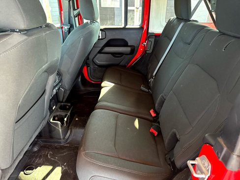 Used 2018 Jeep Wrangler Unlimited Sahara w/ Dual Top Group image 37