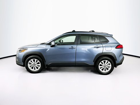 Used 2024 Toyota Corolla Cross LE image 4