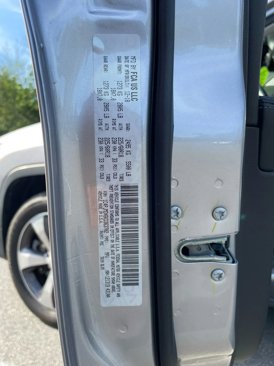 Used 2019 Jeep Cherokee Limited image 56