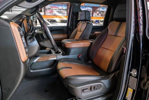 Used 2022 Chevrolet Silverado 3500 High Country w/ Safety Package II image 33