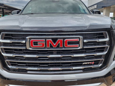 New 2026 GMC Yukon AT4 w/ AT4 Premium Package image 9