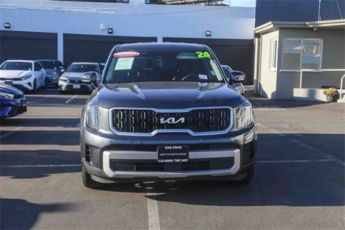 Used 2024 Kia Telluride LX image 3