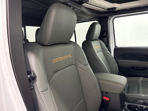 New 2025 Jeep Gladiator Mojave image 14
