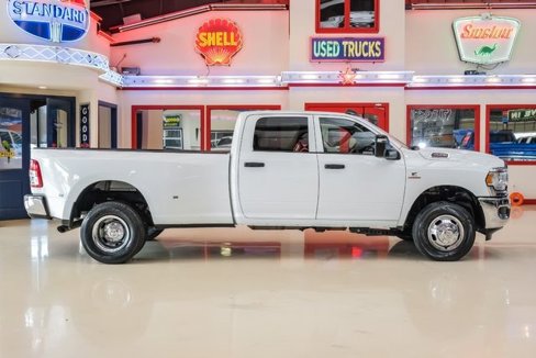 Used 2024 RAM 3500 Tradesman w/ Chrome Appearance Group image 10