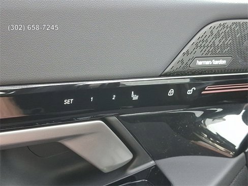 Used 2026 BMW 530i xDrive w/ Executive Package image 19