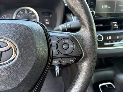 Used 2022 Toyota Corolla LE image 27