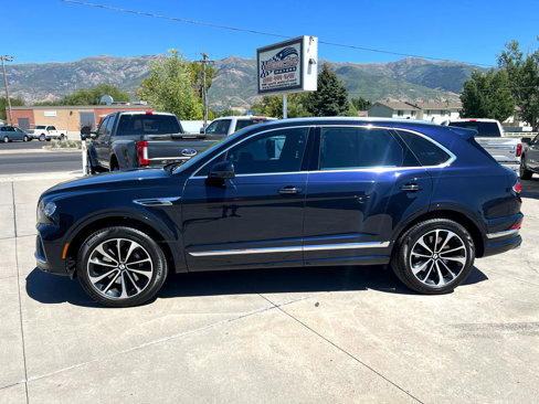 Used 2023 Bentley Bentayga image 2