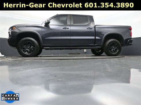 Used 2023 Chevrolet Silverado 1500 ZR2 w/ Technology Package image 41
