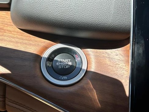 New 2025 Jeep Grand Cherokee Summit image 14