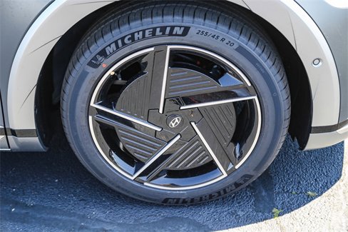 New 2025 Hyundai Ioniq 5 Limited image 12