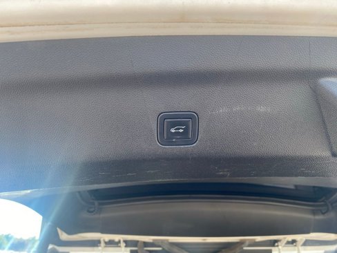 Used 2022 Chevrolet Suburban High Country image 33