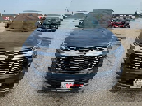 New 2026 Chevrolet Equinox LT w/ Convenience Package II image 2